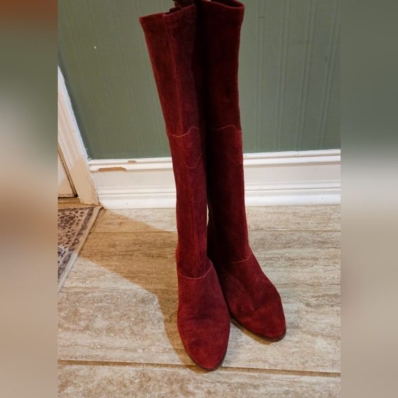 Vintage NINE WEST Suede Knee High Low Heel Boots In Burgundy Red. Size 7 - Picture 7 of 16
